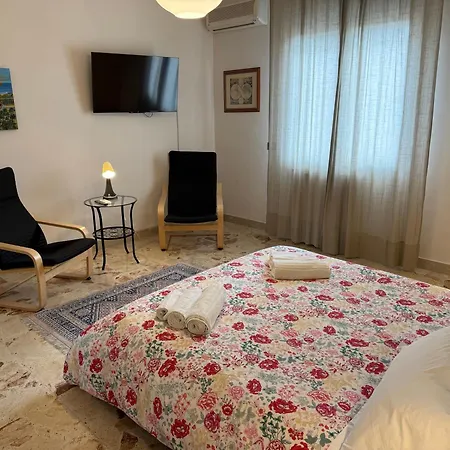 Liu' Al Viale Πανσιόν *